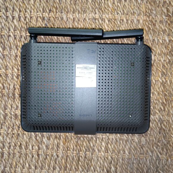 Linksys EA6350 AC1200 Dual Band Wireless Router Black - Picture 4 of 7